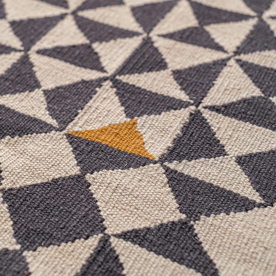 cross minor el dokuması kilim 85x144, 1,23 m2 resmi
